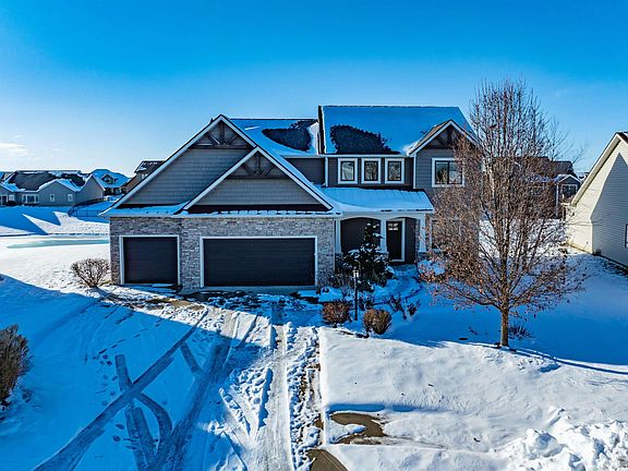 3rd image of 188 Begonia Ct
