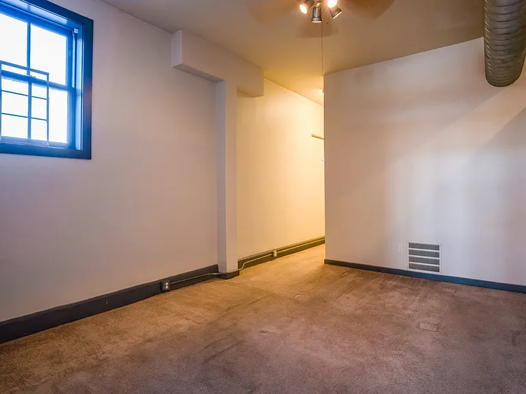 913 Monmouth St #2A — Photo 12