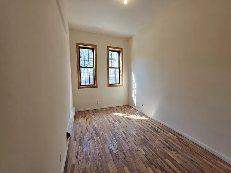 84 George St #1R — Photo 5