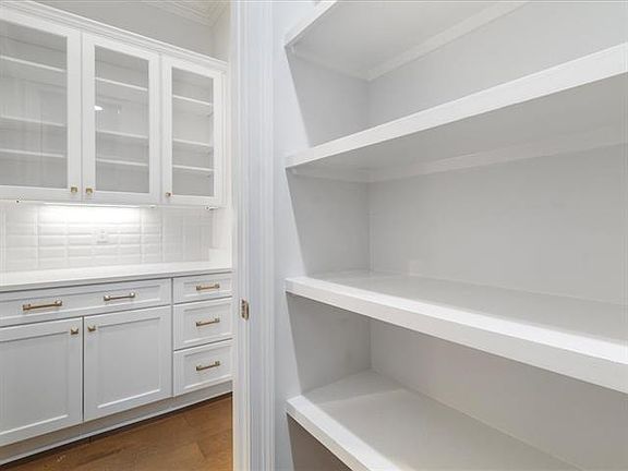 5th image of 5544 Rosemary Pl