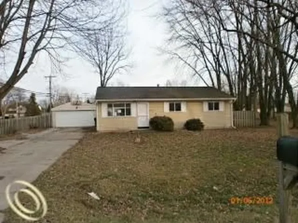 3201 Longview Ave, Rochester Hills, MI 48307