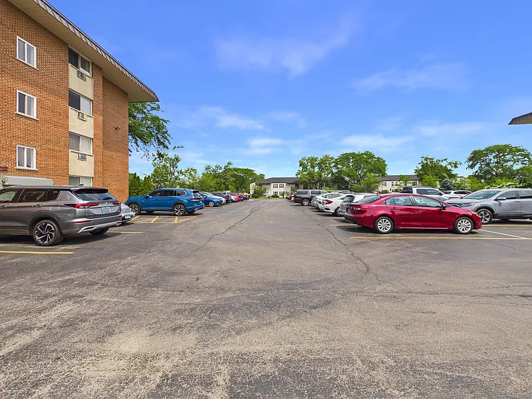 2210 S Goebbert Rd #226 — Photo 36