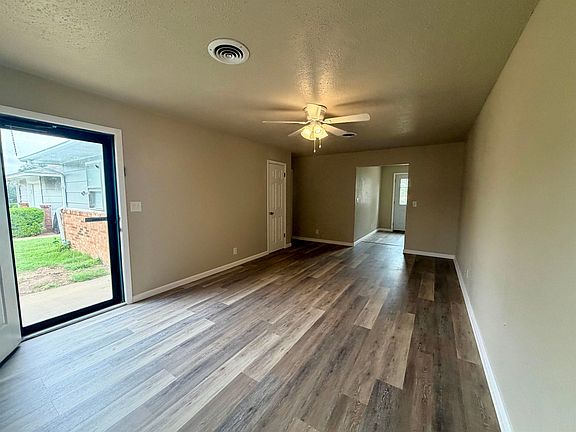 4th image of 316 N Glenwood Dr