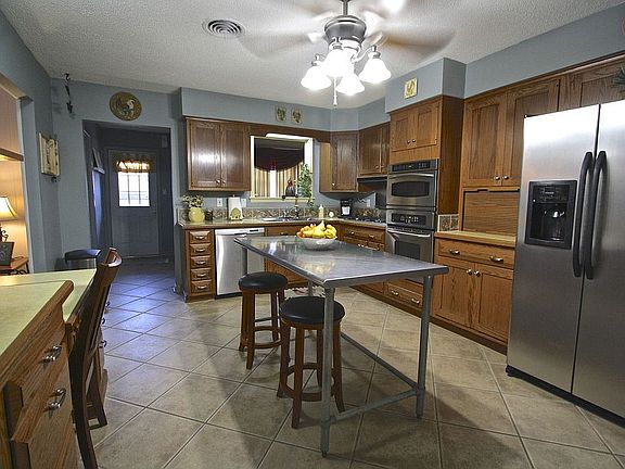 Spacious kitchen