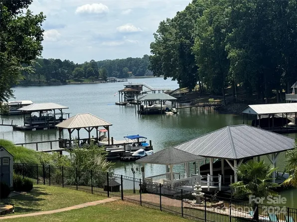 489 Kenway Loop, Mooresville, NC 28117