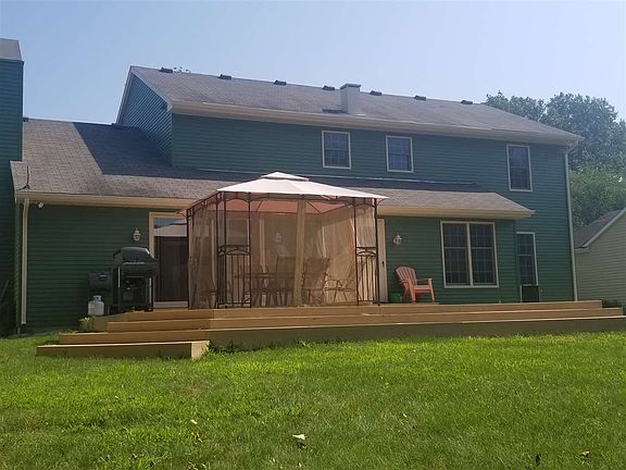 3rd image of 3131 Crabtree Ln