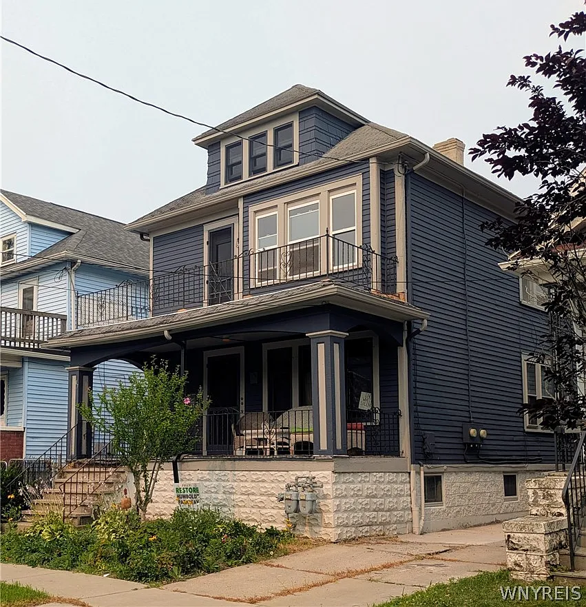 3 bed, 1.0 bath, 1055 sqft, $1,400 — Photo 1