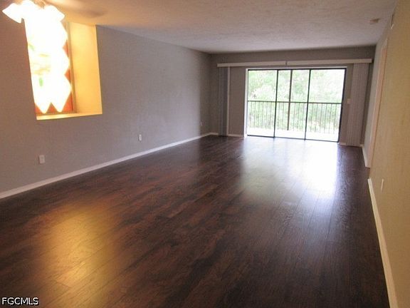 4th image of 10022 Oxfordshire Ln APT 201
