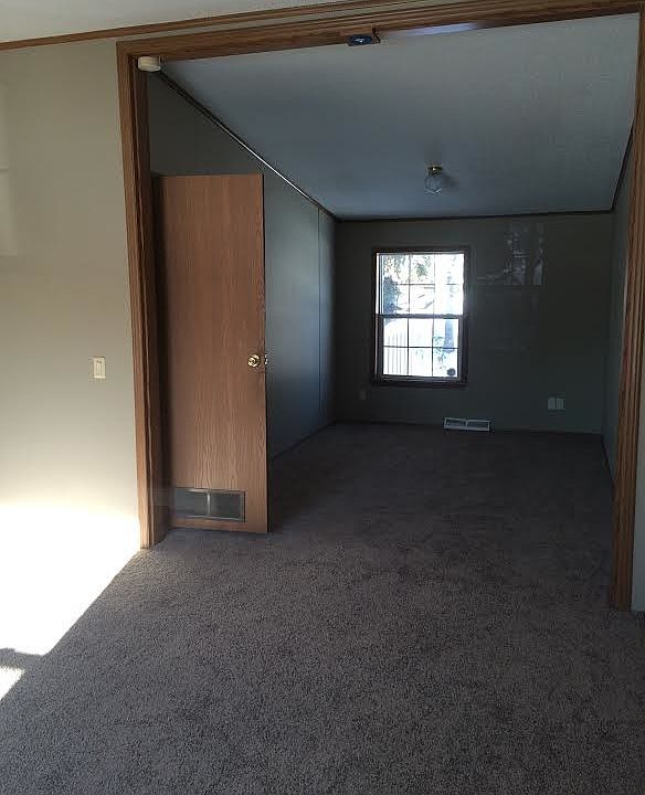 2nd image of 110 Atlantic Ln