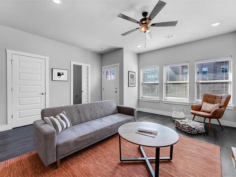 2164 Million Ln — Photo 3
