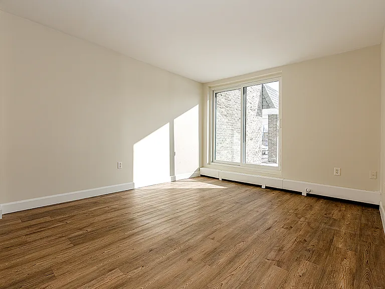 295 Lakeshore Dr — Photo 9