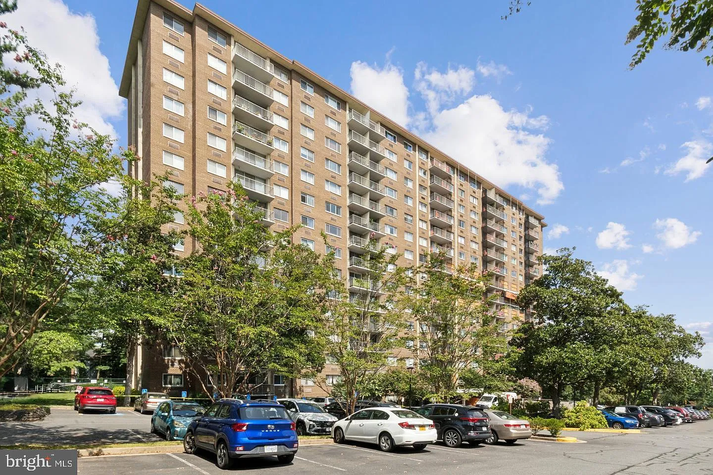 1 bed, 1.0 bath, 850 sqft, $1,900 — Photo 2