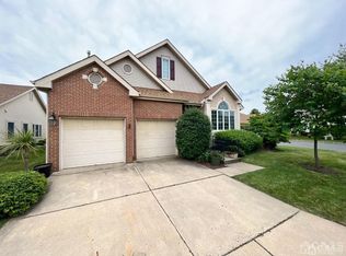 2 Wintons Way, Monroe Township, NJ 08831