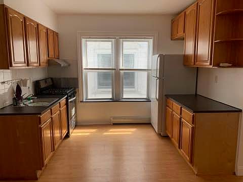 2nd image of 578 Senator St Floor 2