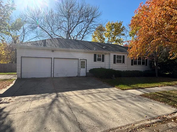 824 N Arch St, Aberdeen, SD 57401