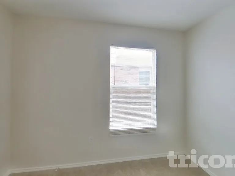 1125 Waggoner Dr — Photo 11