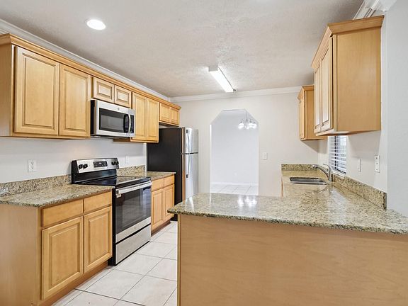 5th image of 2514 SW Cameo Boulevard