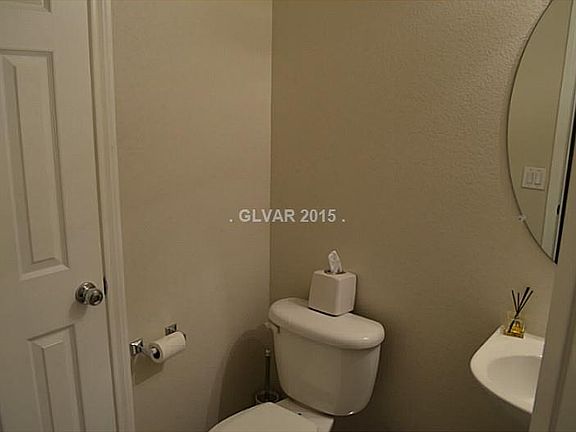 5th image of 218 Lantana Breeze Dr
