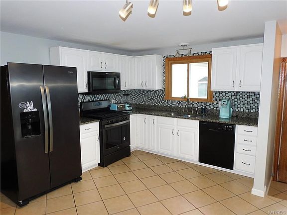 2nd image of 84 E Cherbourg Dr