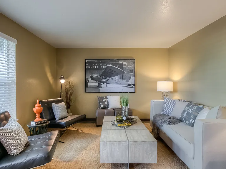 Parkside Apartments — Photo 10