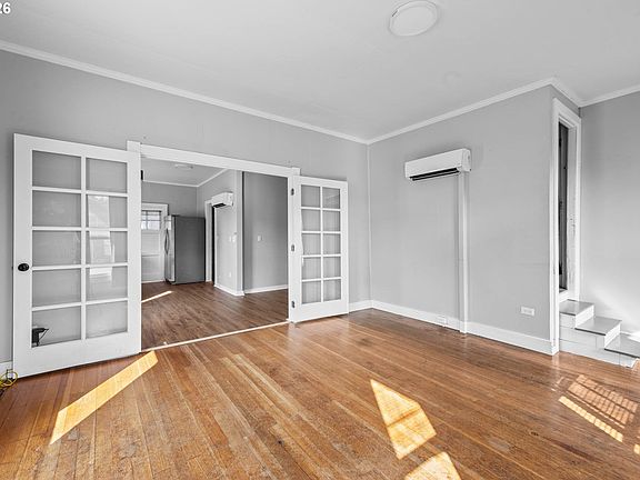 4th image of 203 NE 2nd St