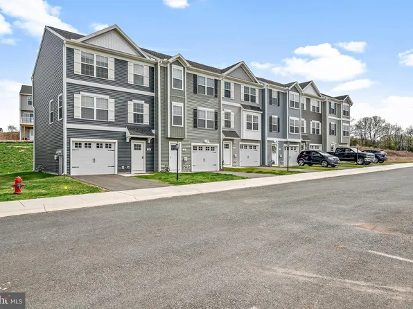 247 Stratford Dr, Red Lion, PA 17356