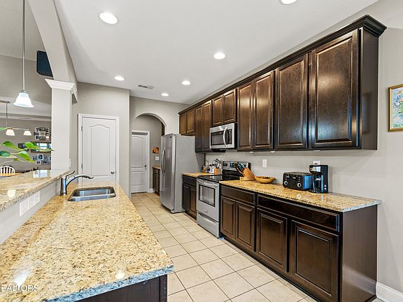 5th image of 12854 Lily Pond Ln