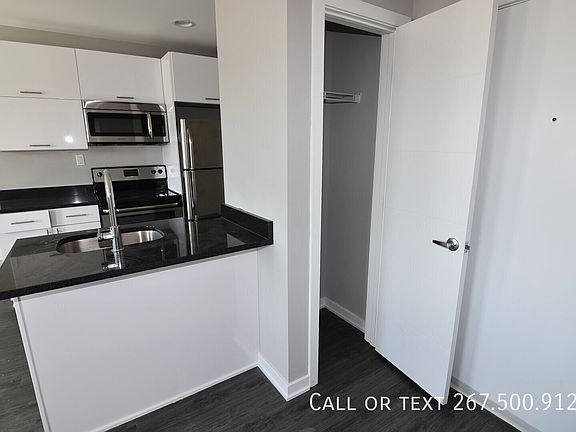 3rd image of 1924 Geary St #2