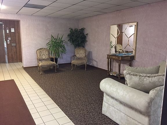 3rd image of 1551 Ashland Ave APT 107