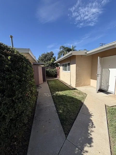 2 bed, 750 sqft, $2,700 — Photo 2