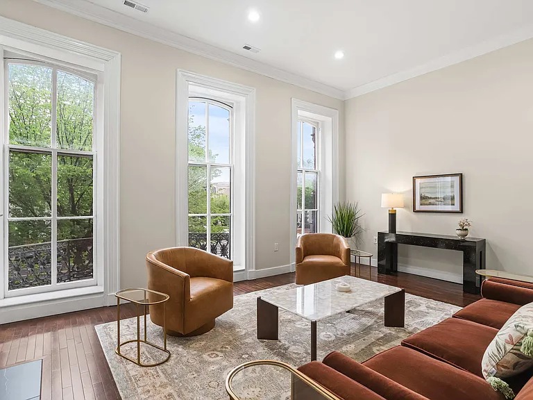 327 E Capitol St SE #2 — Photo 35
