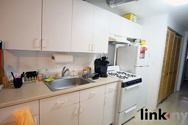 Rented by Link NY Realty | media 1