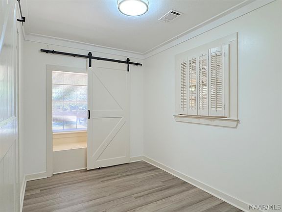 3rd image of 3024 Pelzer Ave