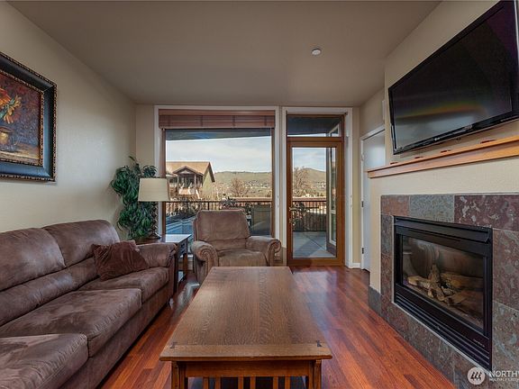3rd image of 2220 W Woodin Avenue #109