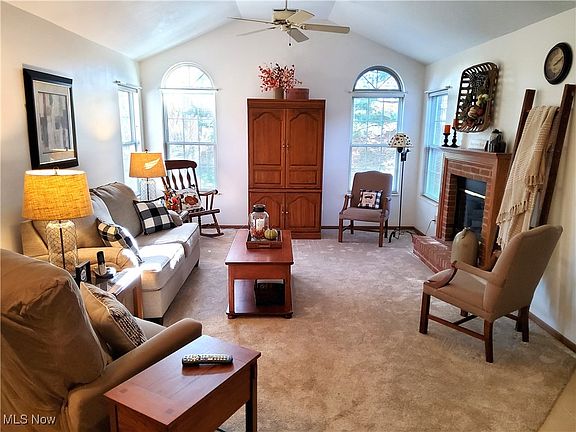 4th image of 7832 Brittanny Dr NE