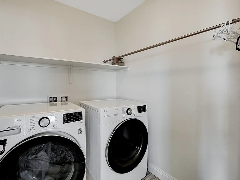 10233 Gibson Isle Dr — Photo 30