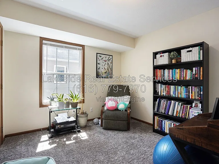 920 Cass Ave SE — Photo 12