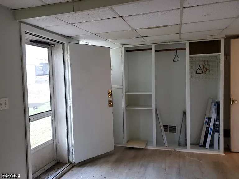 81 Western Ave — Photo 10
