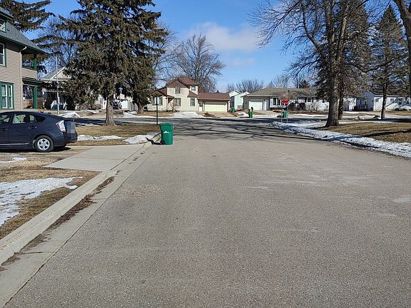 4th image of 107 Short St