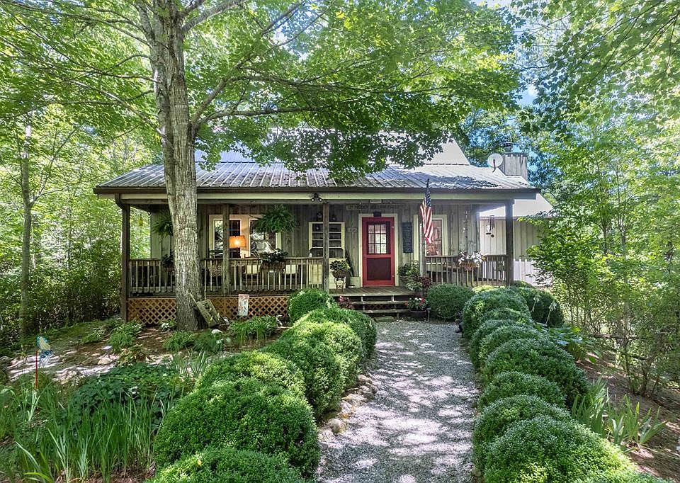 1st image of 121 Hidden Hollow Falls Dr