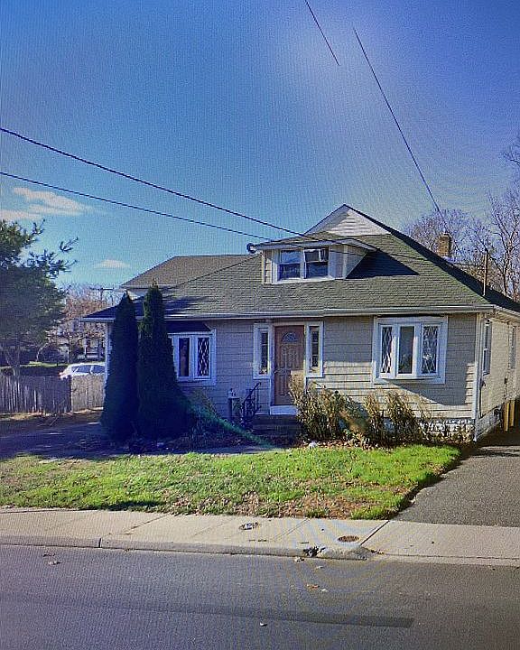 2nd image of 190 Norwood Ave