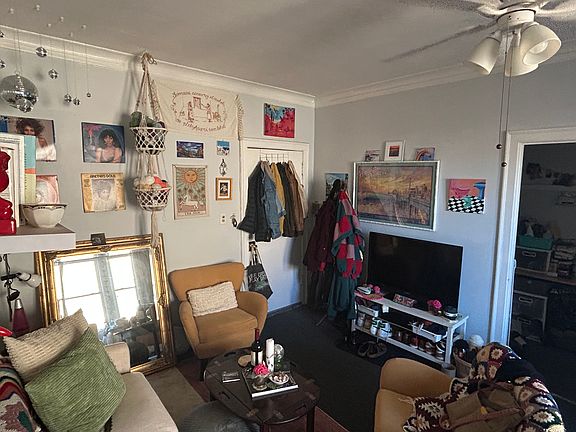 3rd image of 3719 N Southport Ave APT 216
