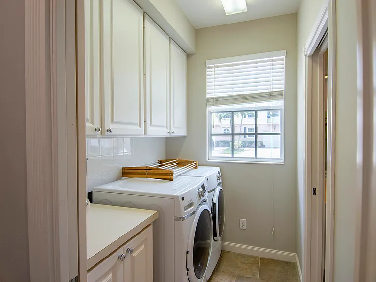 504 Capistrano Dr — Photo 12