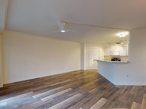 3rd image of 801 S Pitt St APT 228