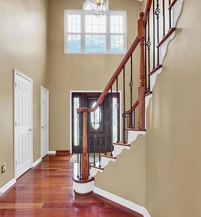 5th image of 105 Berkshire Ln