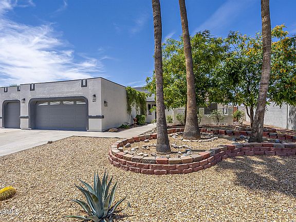 2nd image of 12819 W Seville Dr