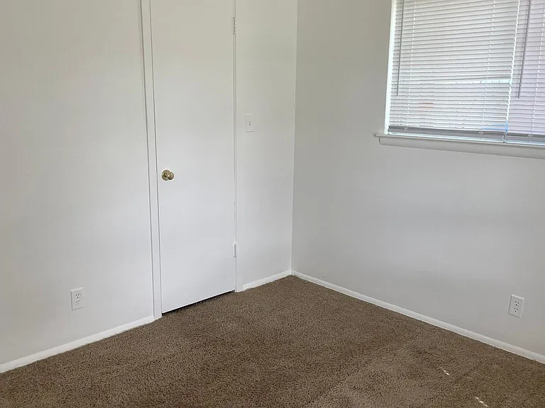 5239 Round Table Dr — Photo 8