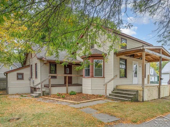 1121 Throop St, Saginaw, MI 48602