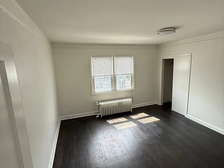 105 Crotona Ave — Photo 4