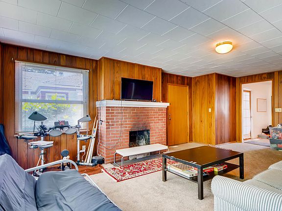 Living Rm - View 2